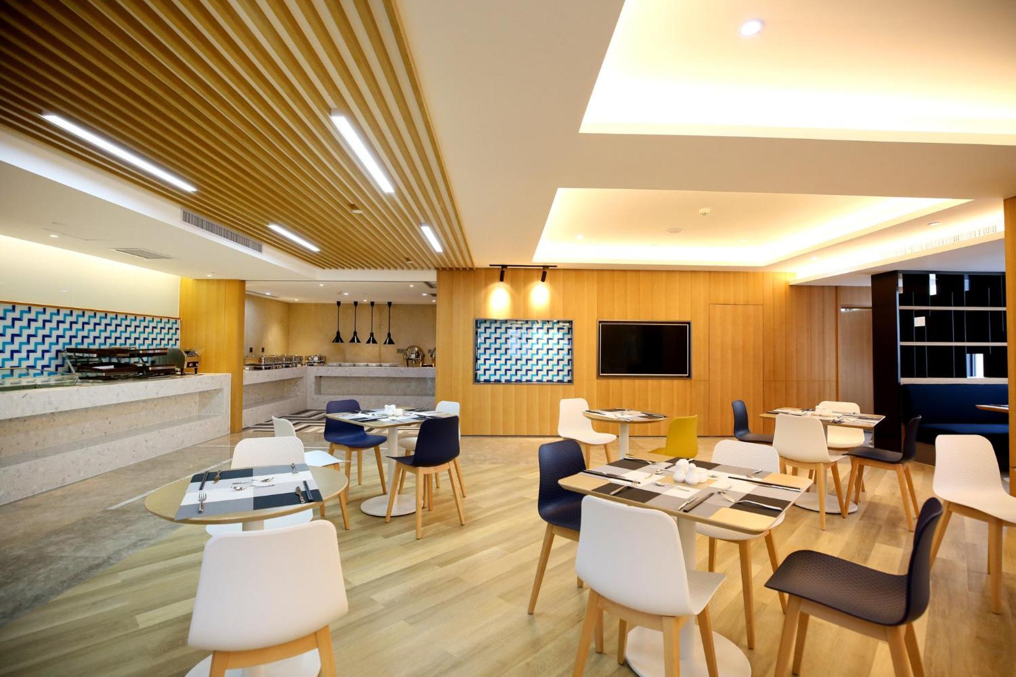 Holiday Inn Express Chengdu North Railway Station By Ihg - Near Panda Base, Near Chunxi Road Buitenkant foto